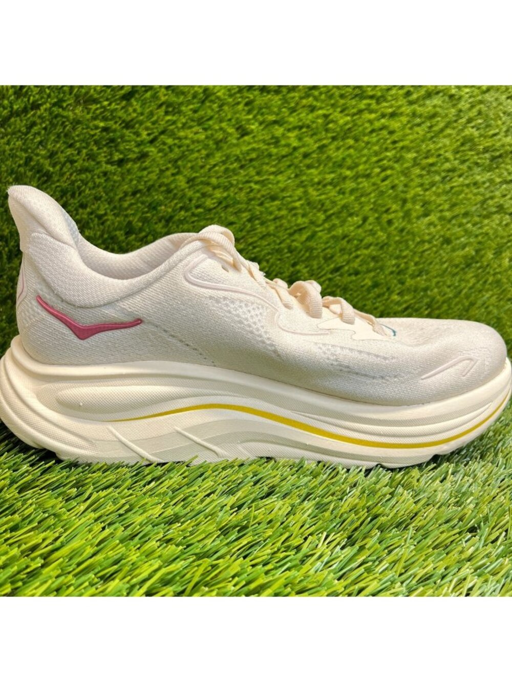 Hoka One One Clifton 10 Womens Size 7 Beige Pink Athletic Running Shoes Sneakers - Picture 4 of 10
